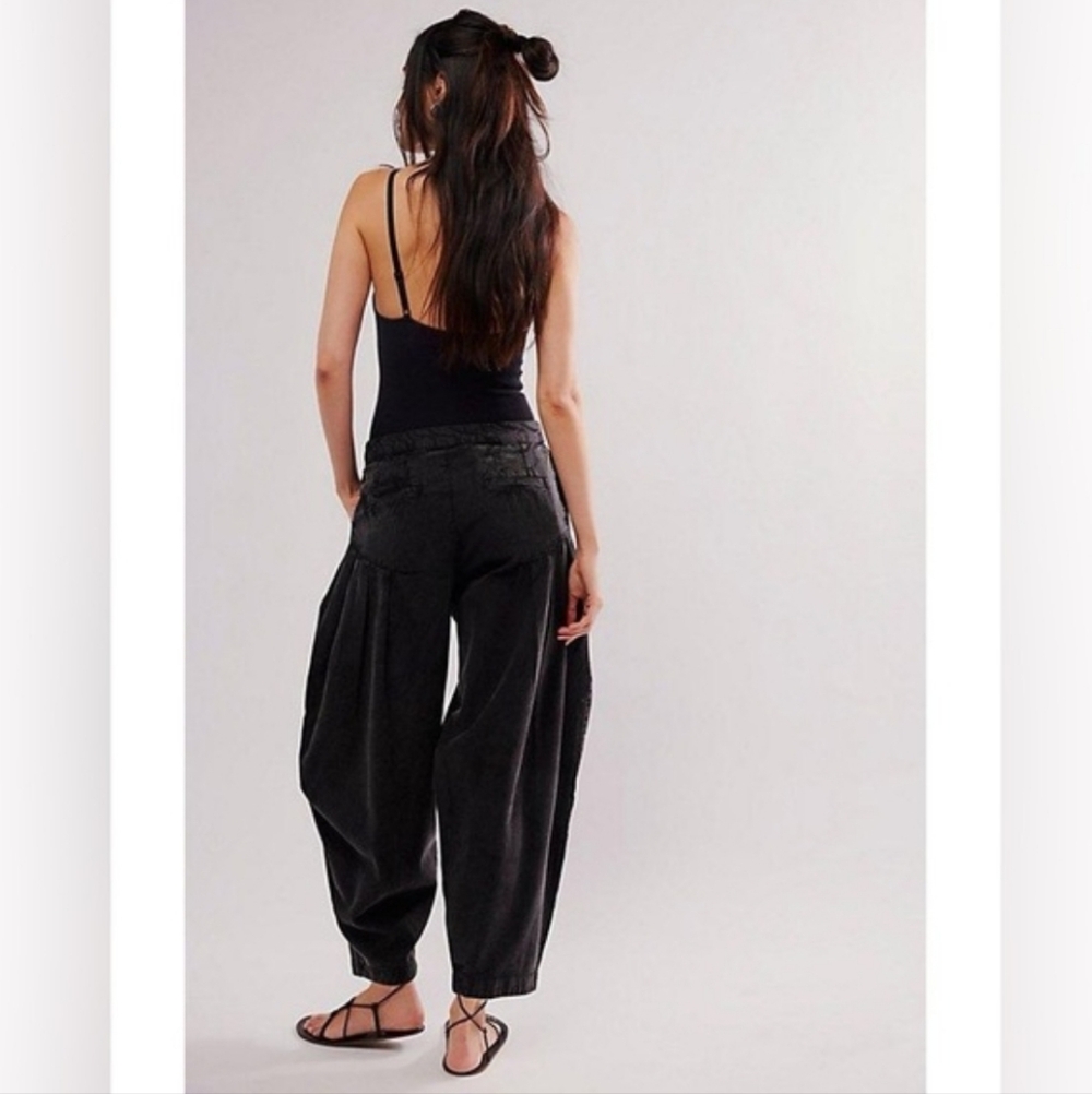 Sarina Pleated Barrel Trousers Cotton Lightweight Drapey Full Black Size 6 NWT - Picture 4 of 16